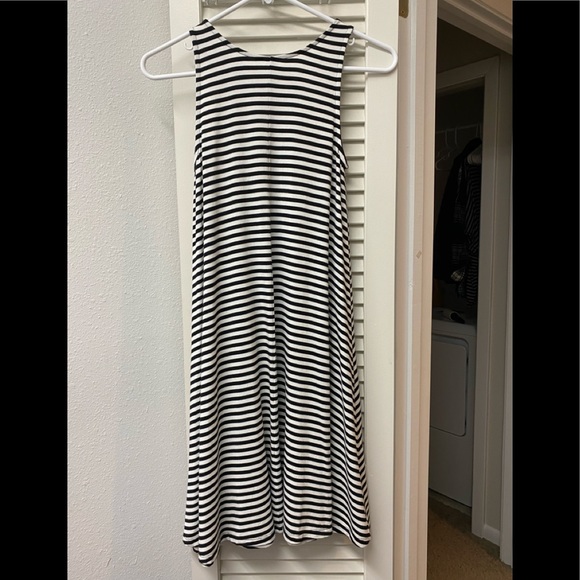 Old Navy Dresses & Skirts - 🖤🤍Old Navy • black & white dress • XS • EUC